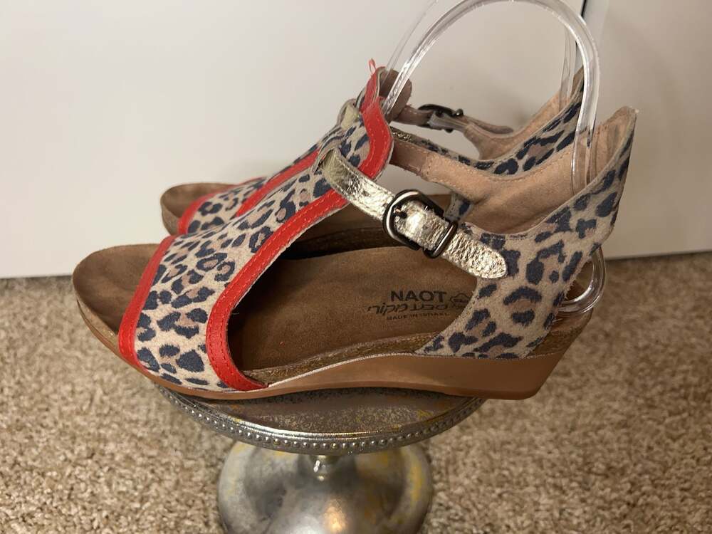 Naot Women's Leopard Print Wedge Sandals Size 37 - Picture 12 of 14